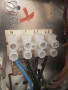 009. Terminal block, power supply