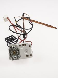 003. Thermostat / temperature limiter
