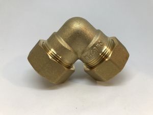 083. Coupling 28x28 Vinkel90º