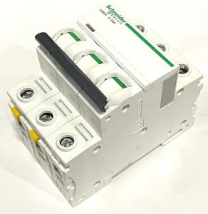 030C. Automatsäkring 3 x 16A till FVP840/860