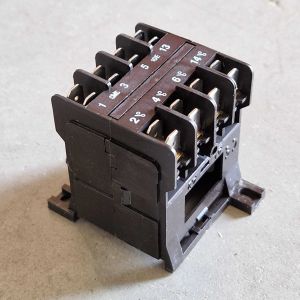 Contactor 220V AC (Pin) Mohf